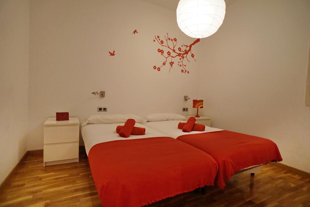 Barcelona4Seasons - Miro Apartment ภายนอก รูปภาพ