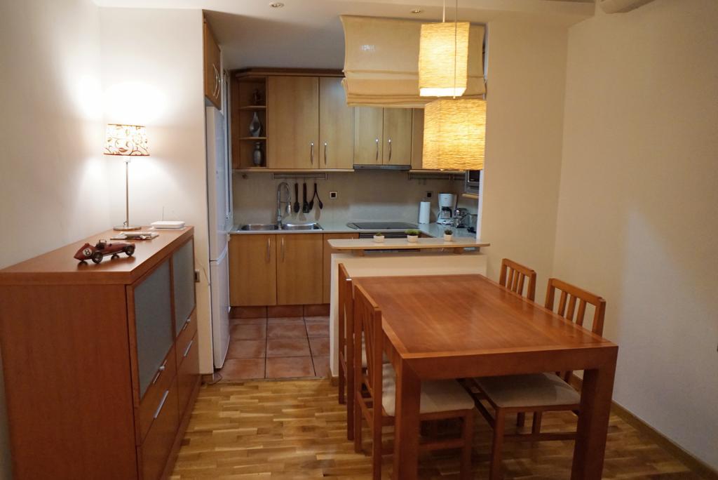 Barcelona4Seasons - Miro Apartment ภายนอก รูปภาพ