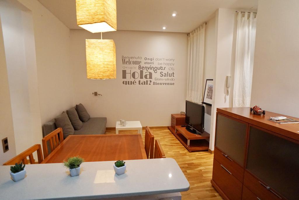 Barcelona4Seasons - Miro Apartment ภายนอก รูปภาพ